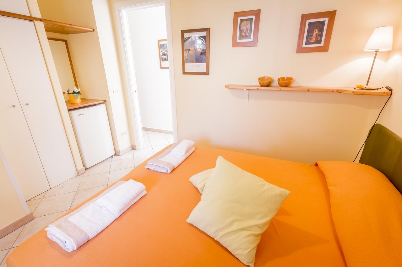 Bed and Breakfast Mandarinoarancio Alezio Esterno foto
