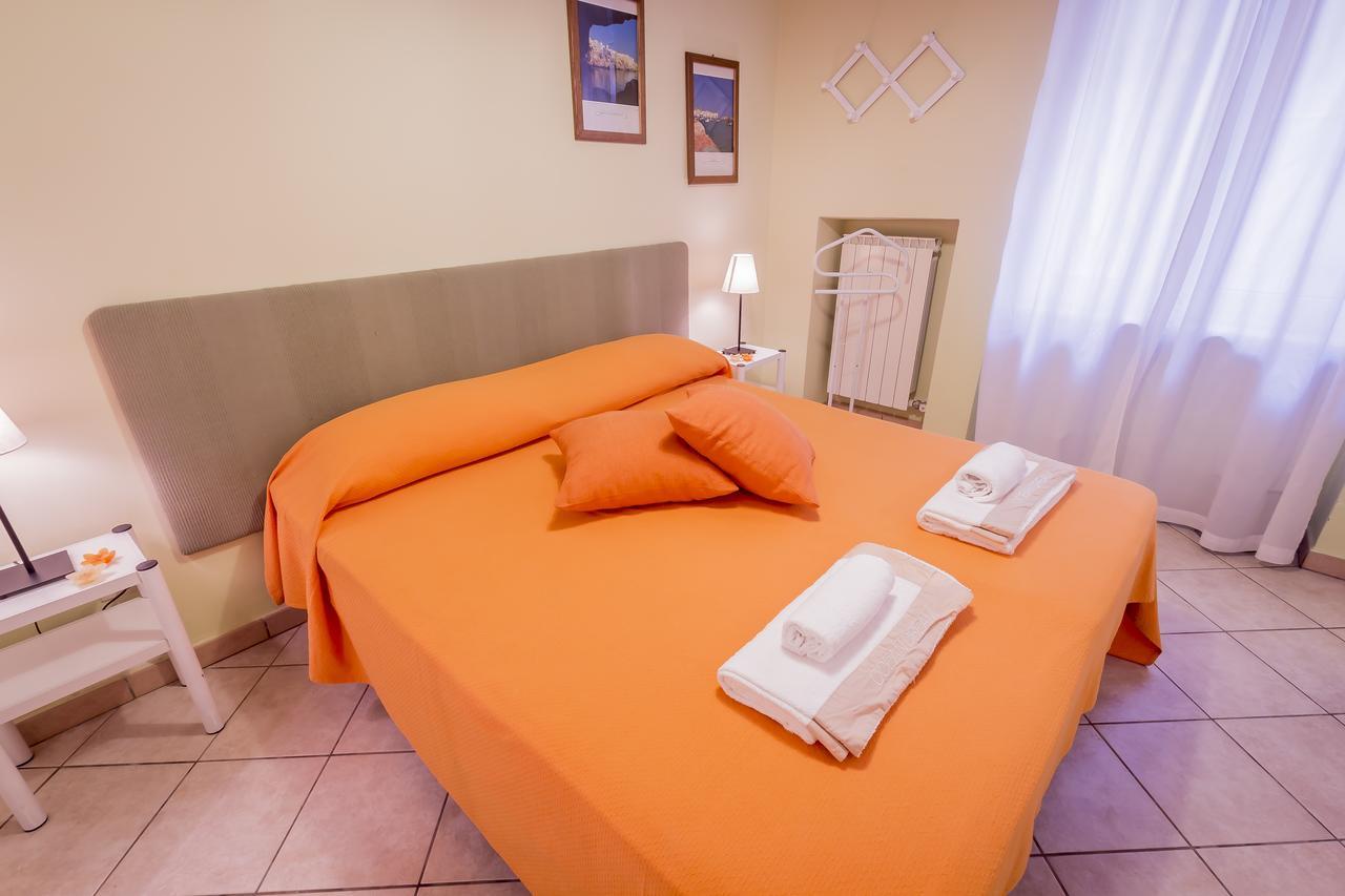 Bed and Breakfast Mandarinoarancio Alezio Esterno foto